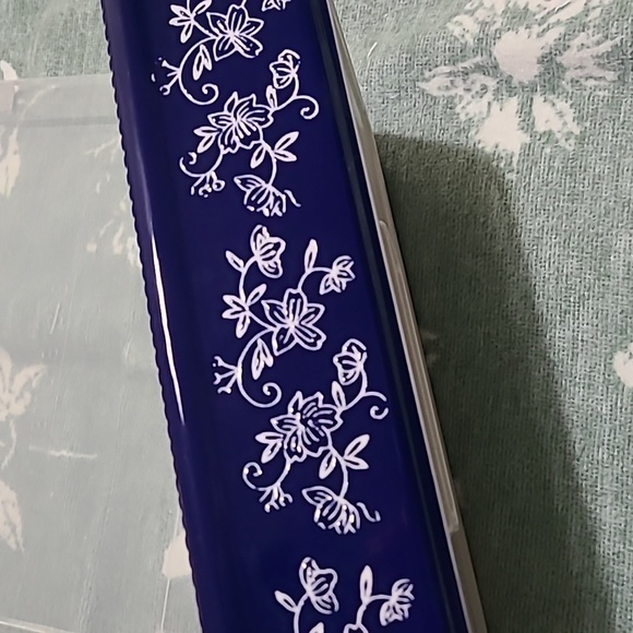 Nwob Tara temptations 13x9 bakeware dish - Picture 2 of 3